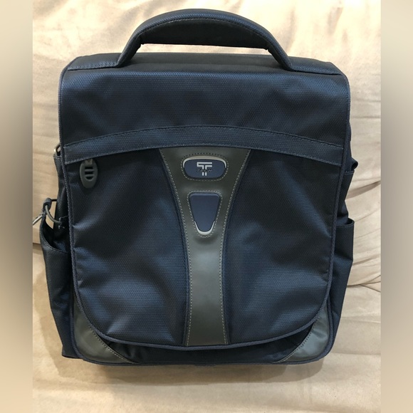 TUMI Tech bag Navy  multiple carry - Picture 1 of 16